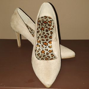 OldNavy suede sand pump cream with three inches heel shoe size 8 slightly used